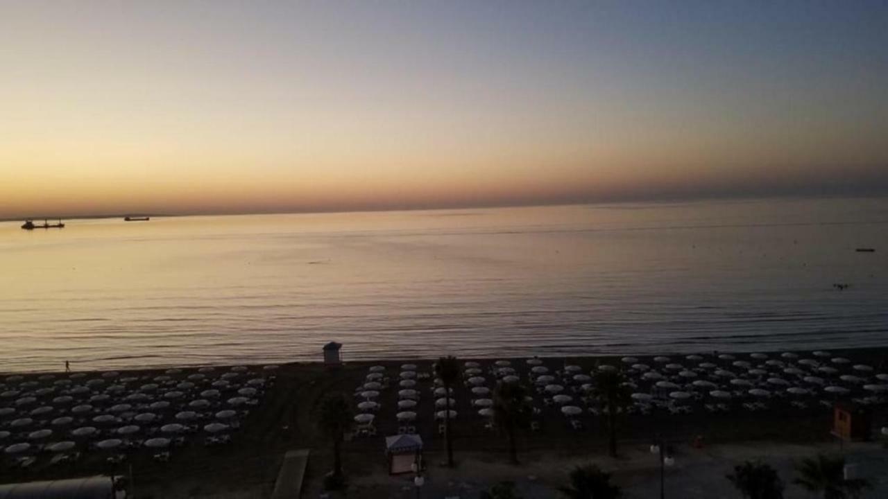 Alex Beach Apartment 51 Larnaca Buitenkant foto